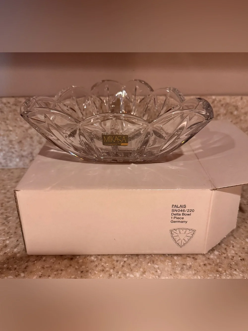 Mikasa Palais Clear Crystal Scalloped Delta Bowl